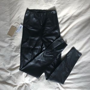 Wilfred (Aritzia) Daria Vegan Leather Leggings